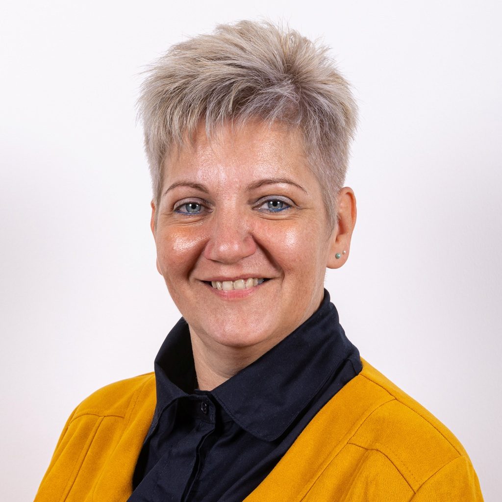 Képen: Faludi Szilvia oktatónk portréja